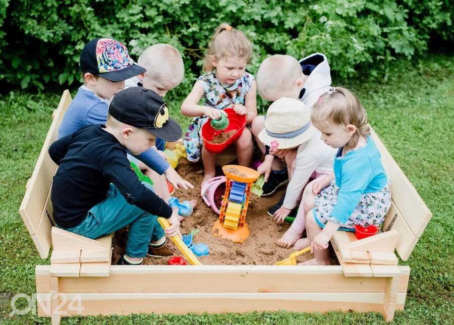 Hiekkalaatikko kannella ja istuimilla 140x140 cm