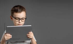 Paras tabletti lapselle 2025 – vertailu lapsiystävällisistä, kestävämmistä ja turvallisemmista tableteista