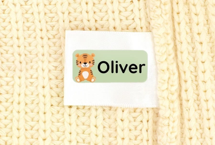 Nimitarra lasten vaatteisiin – arjen pieni pelastus