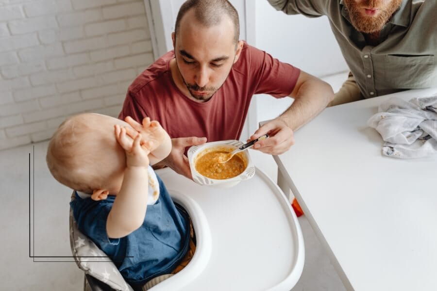 Kompakti syöttötuoli sopii pieneen keittiöön ja on helppo taittaa pois käytöstä